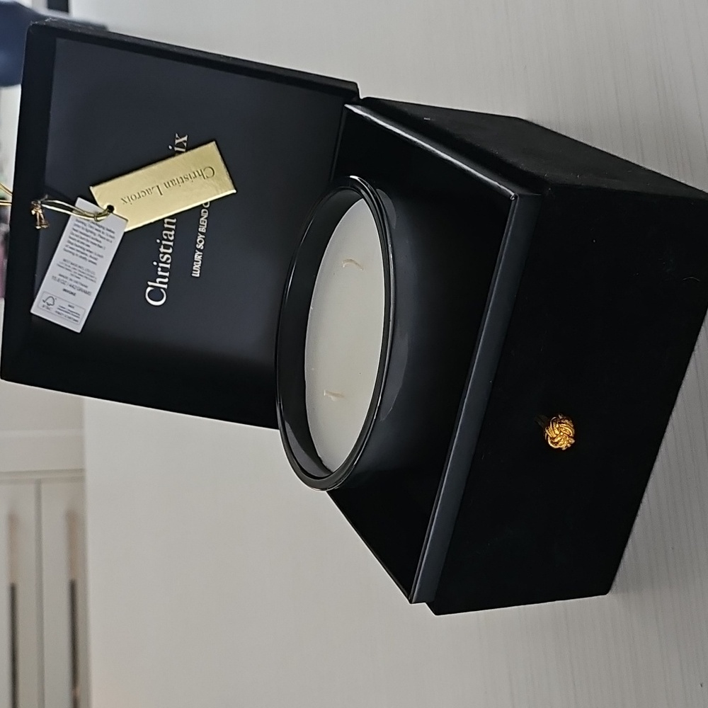 Christian Lacroix NEW NIB soy luxury candle 15 oz - Picture 1 of 7